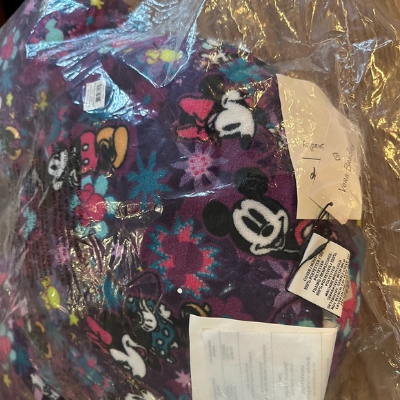 Mickey head pillow from Vera Bradley- festers Mickey and Minnie- very soft NWT - Picture 5 of 9